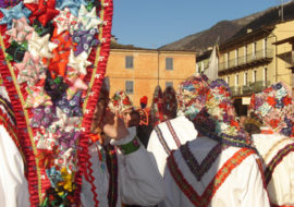 Escursione alla scoperta dei carnevali alpini nella valle di Pontechianale