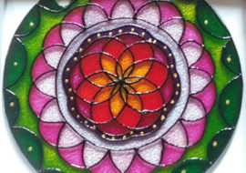 Laboratorio di decorazione di Mandala su vetro
