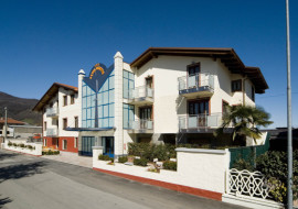 Hotel Ceretto <span class="fa fa-star"></span><span class="fa fa-star"></span><span class="fa fa-star"></span>