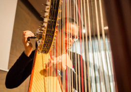 Le famiglie al Museo alla Salvi Harps di Piasco